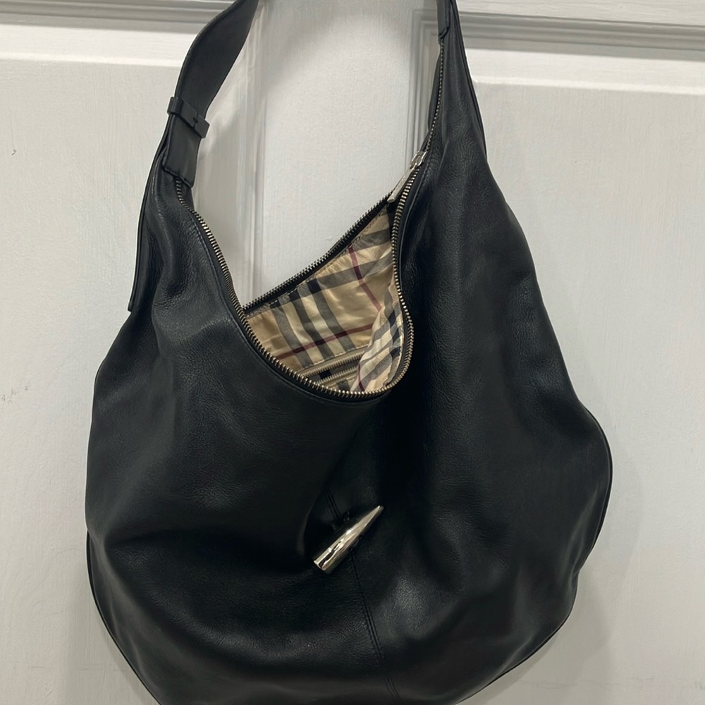 Vintage leather Burberry hobo bag.